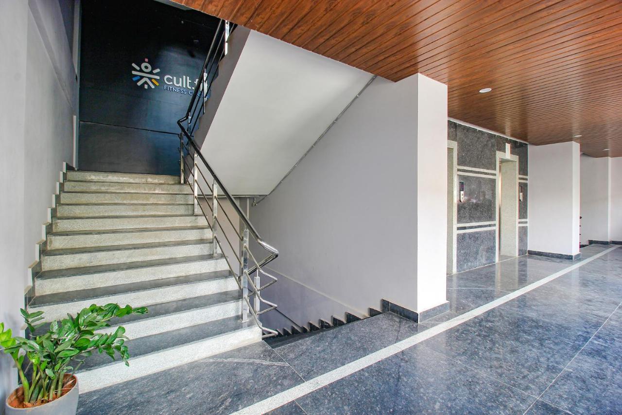Fabhotel Ssr Fern Suites - 100M From Gsm Mall Madeenaguda Lingampalli Buitenkant foto