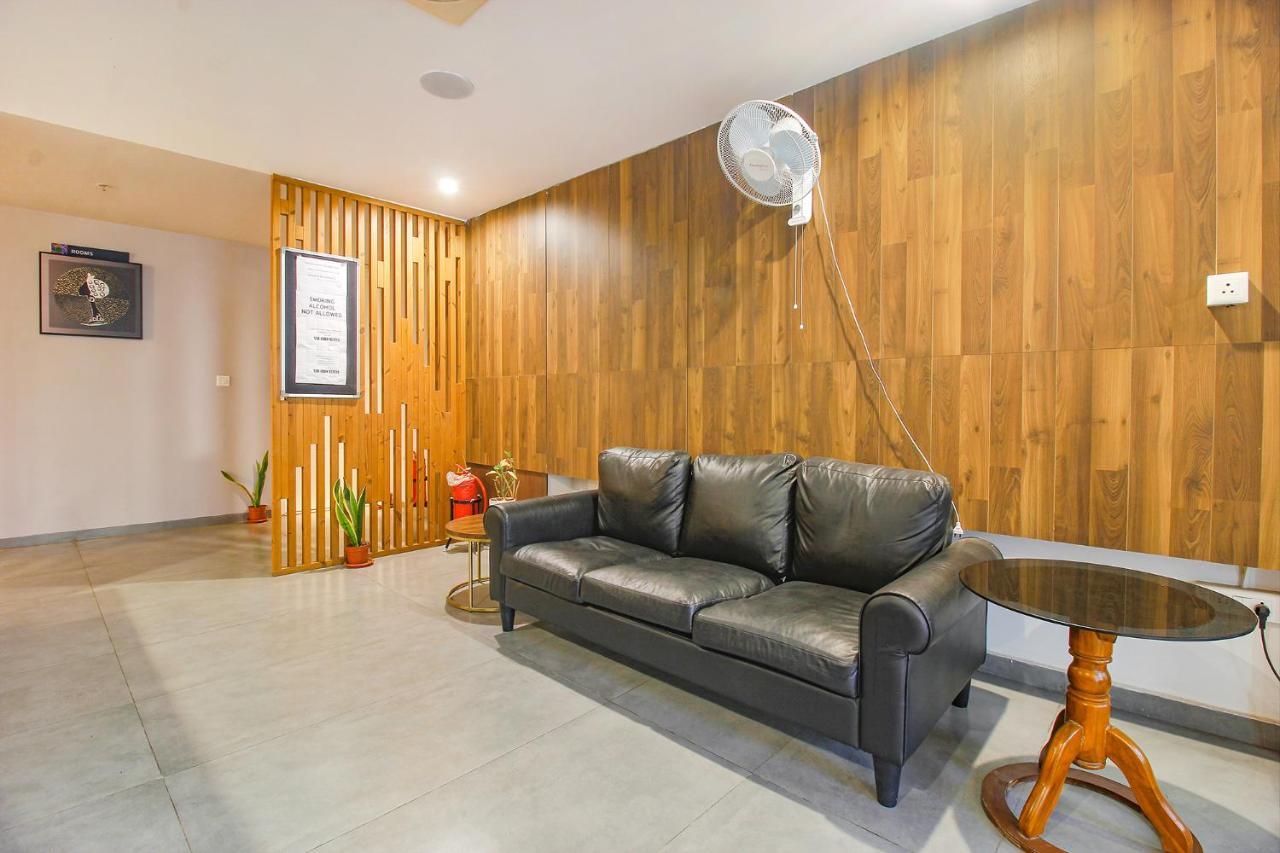 Fabhotel Ssr Fern Suites - 100M From Gsm Mall Madeenaguda Lingampalli Buitenkant foto